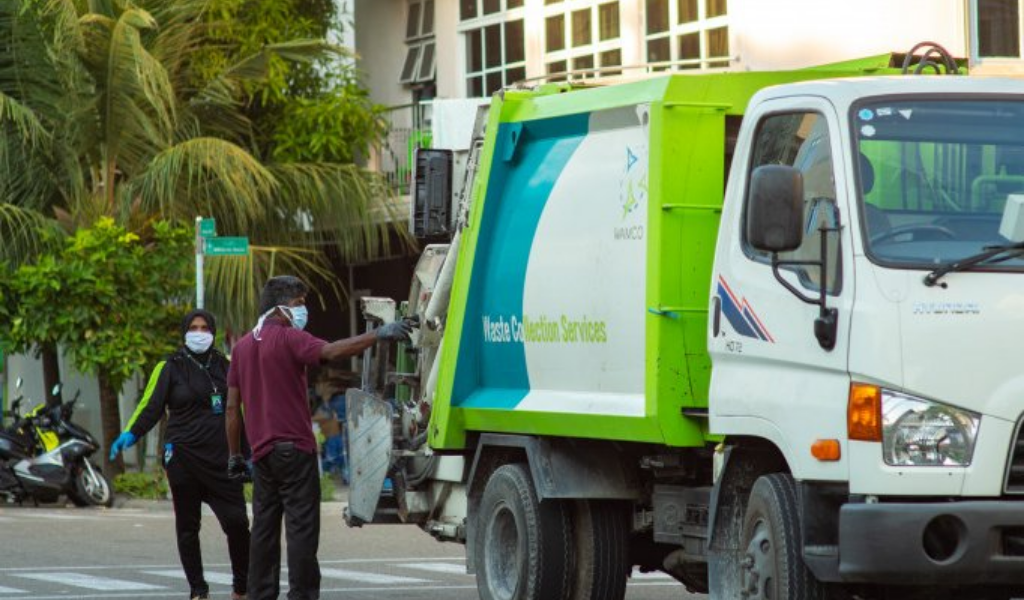 އެޕާޓްމަންޓެއްގެ ދޮރުމައްޗަށް ބޮޑުކަމުދިޔަ ވެމްކޯ މުވައްޒަފަކު ސަސްޕެންޑް ކޮށްފި