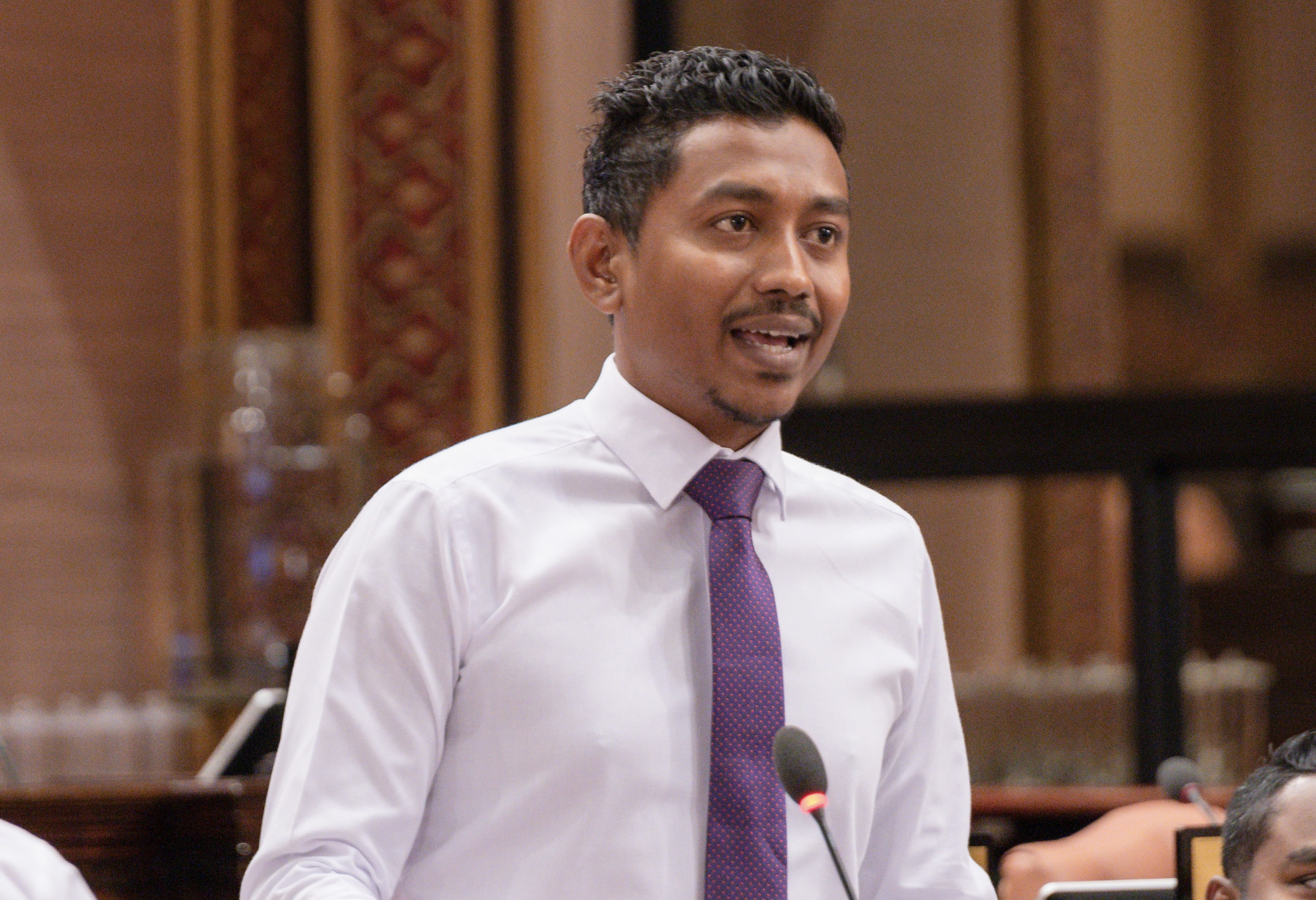 އެމް.ޑީ.ޕީ ސަރުކާރުން ރާއްޖެ ގެންދިޔައީ ހަލާކާ ދިމާލަށް: މަމްދޫޙް