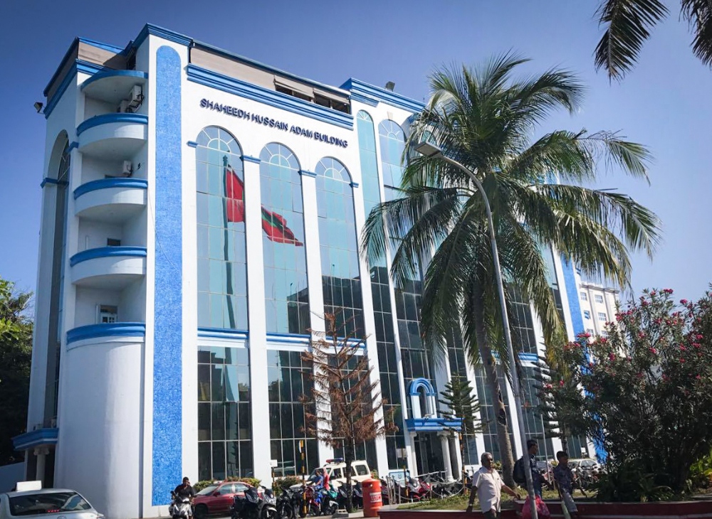 ހުއްދަ ނެތި ދިވެހި ނޫސްތަކުގެ ލިޔުންތައް ވިއްކާ މައްސަލަ ޕޮލިހަށް!