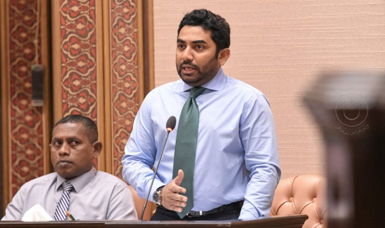 ރައްޔިތުންގެ މަޖިލީހުގައި އަމީން އިތުރުފުޅު ހެއްދެވި ކަމަށް ބުނާ މައްސަލައިގެ ބަހުސް މާދަމާ