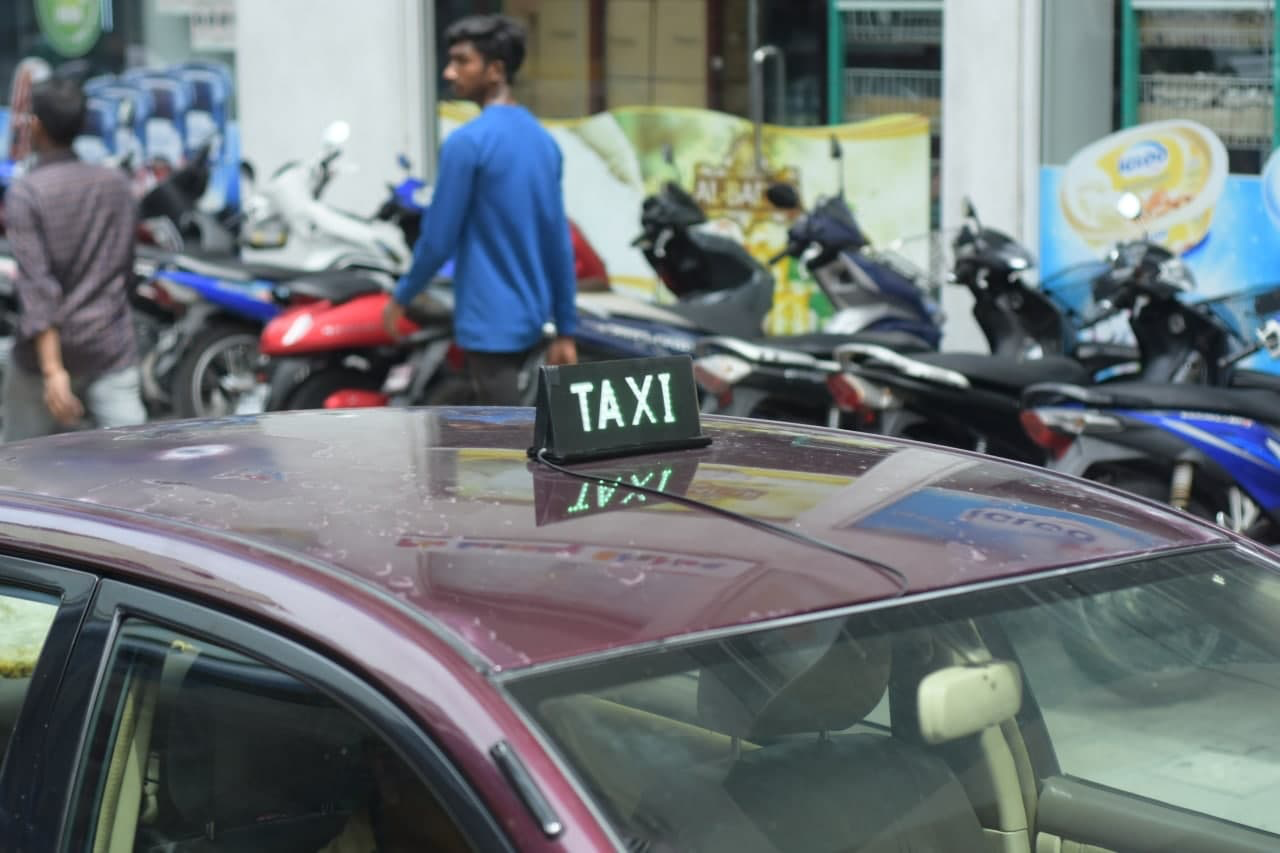 ޓެކްސީ ޑްރައިވަރުންގެ ދަފުތަރަށް ރަނގަޅު ތަރުހީބެއް އެބަލިބޭ: މިނިސްޓްރީ