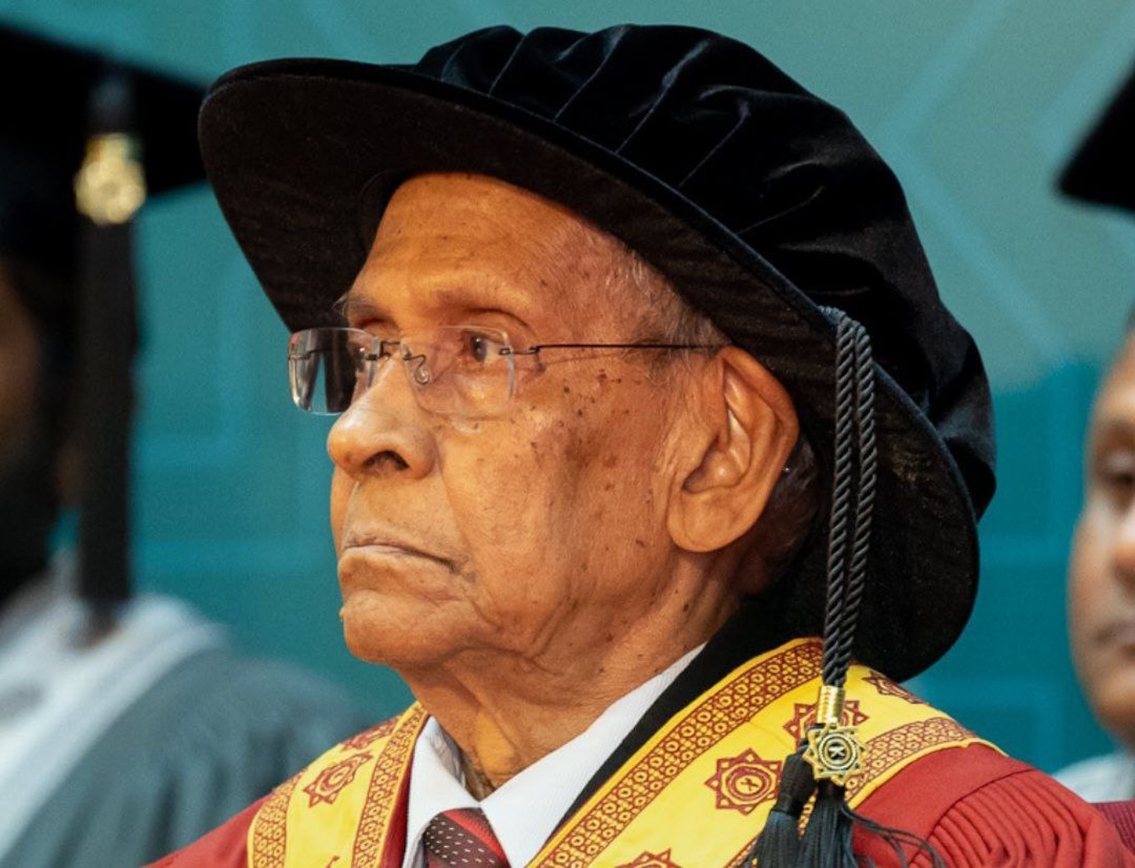 ރާއްޖޭގެ ތައުލީމަށް ޚިދުމަތް ކުރުމުގެ އެންމެ މަތިވެރި ޝަރަފް ޑރ. މުޙައްމަދު ޒާހިރު ޙުސައިނަށް