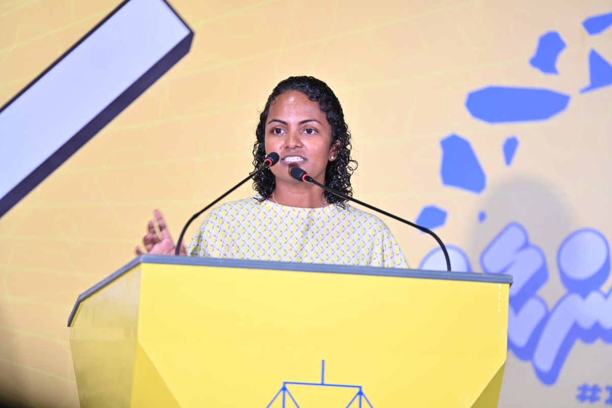 ބޭރުގެ އެހީ ހޯދަން މިހާ ދަތިވެގެން އުޅުނު ސަރުކާރެއް ނުދެކެން: ޝައުނާ