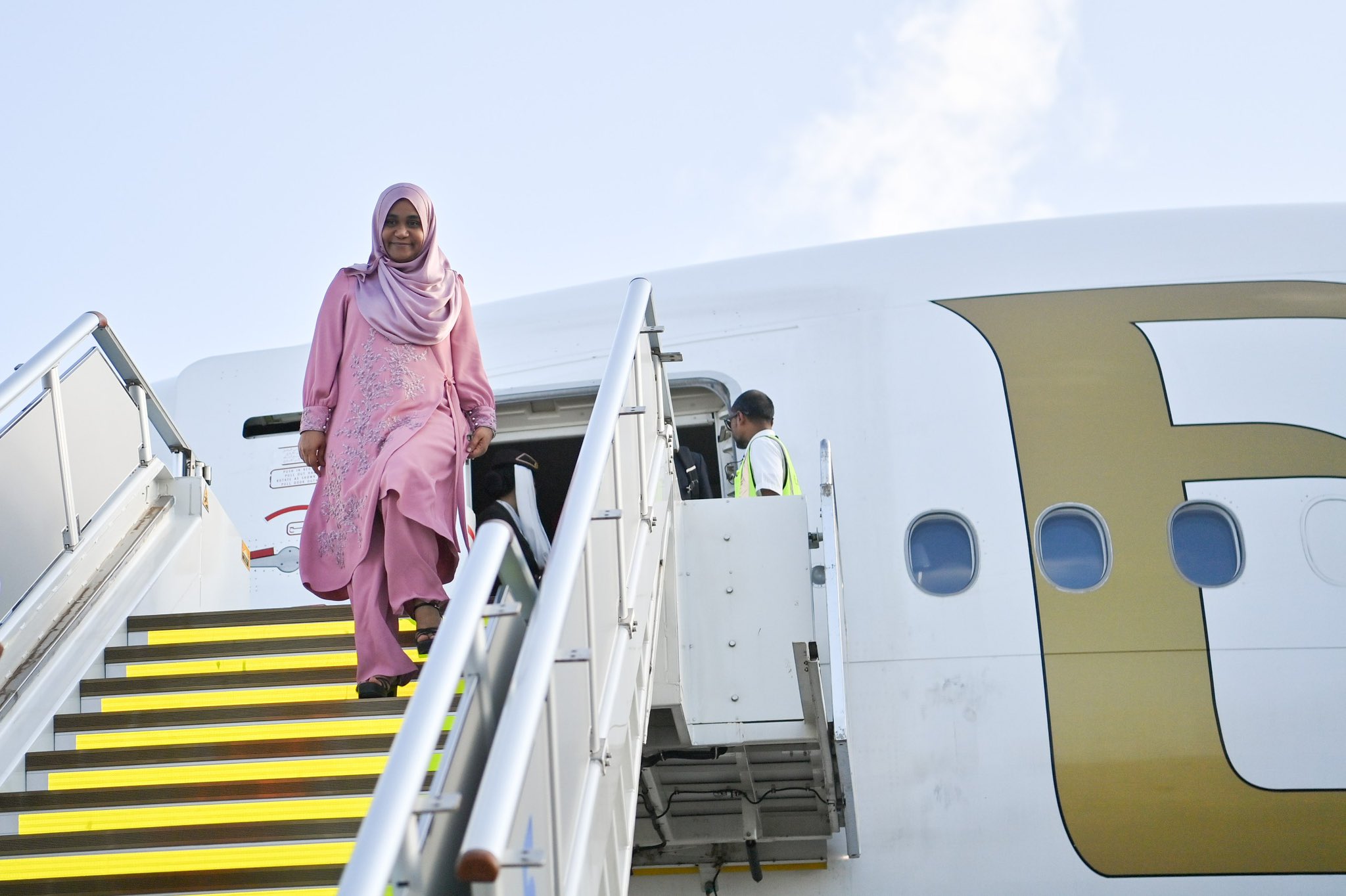 ދުބާއީއަށް ކުރެއްވި ދަތުރުފުޅަށްފަހު ފަސްޓް ލޭޑީ މާލެއަށް