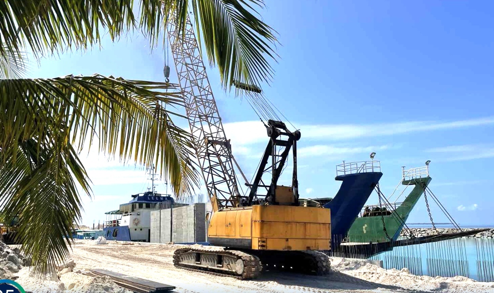 ހަންޏާމީދޫގެ ބަނދަރަށް ބޭނުންވާ ކޮންކްރީޓް ގަލުގެ ފަހު ޝިޕްމަންޓް ގެންގޮސްފި