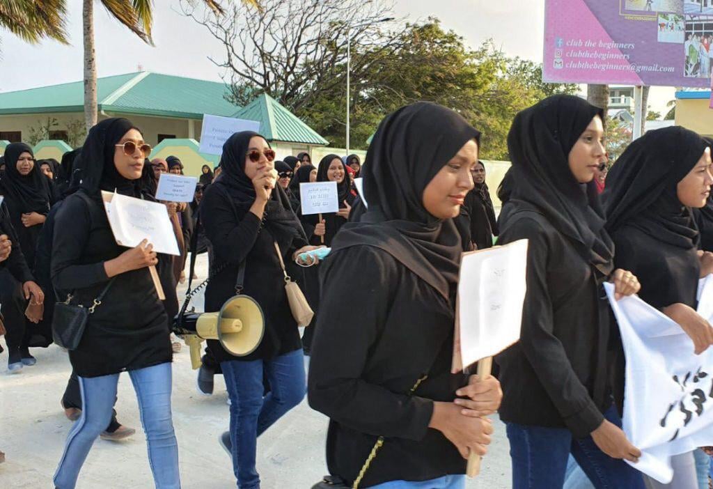 ކުޑަ ދެކުދިންނަށް ޖިންސީ ގޯނާކުރުމުގެ ތުހުމަތުގައި މީހަކު ހައްޔަރުކޮށްފި