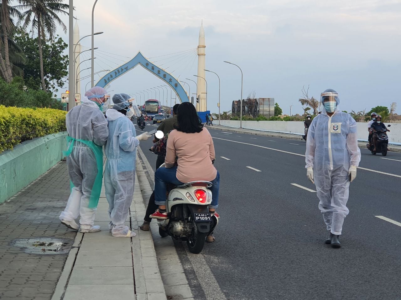 ކޮވިޑް-19: މިއަދު 1204 މީހުން ޕޮޒިޓިވްވެ، ބަލިޖެހިފައި ތިބިމީހުންގެ އަދަދު 10 ހާހުން މައްޗަށް