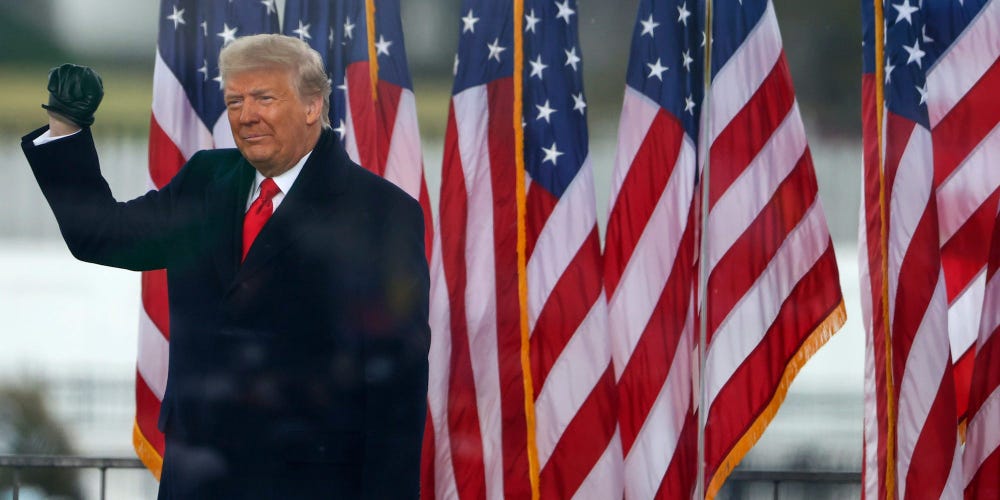 ފޭސްބުކް އަދި ޓްވިޓަރ އިން ޓްރަމްޕްގެ އެކައުންޓްތައް ބްލޮކް ކޮށްފި