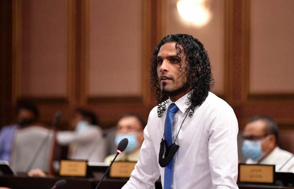 ބަޖެޓުން މުޅި ރާއްޖޭގެ ރައްޔިތުން ރަށު ބަންދުން ވީއްލިގެންދާނެ: ޔައުގޫބް