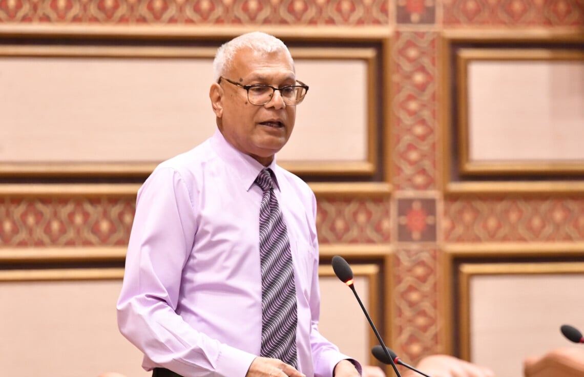 އައްޑޫ ޝަރީފަށް ހަމަލާދިން މައްސަލައިގައި މީހަކު ހައްޔަރުކޮށްފި