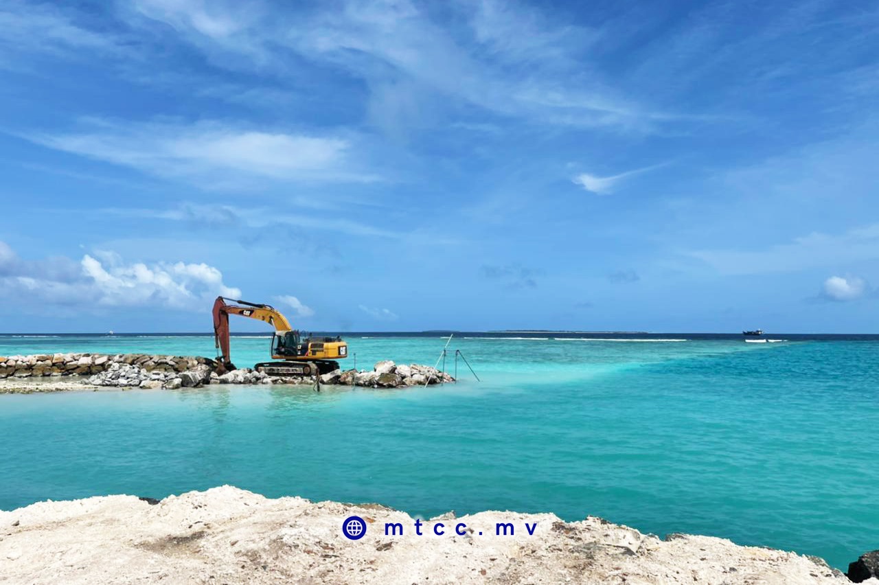 ހަނިމާދޫ ބަނދަރުގެ ބޭރުތޮށި ލުމުގެ މަސައްކަތް އެމްޓީސީސީން ފަށައިފި