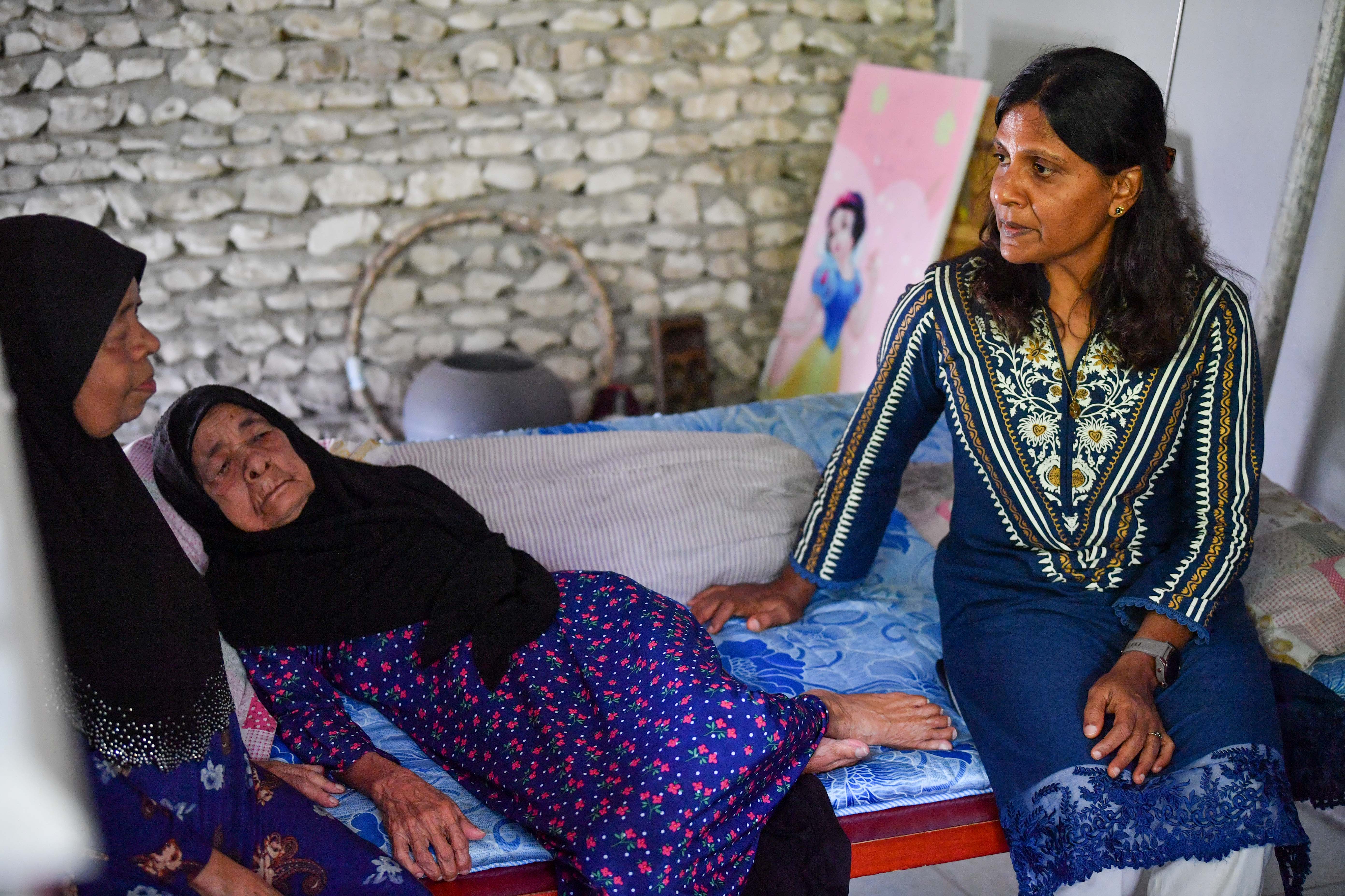 ރައީސްގެ އަނބިކަނބަލުން ފުވައްމުލައް ސިޓީގެ އިސްރަށްވެހިންގެ ގޭގެއަށް ޒިޔާރަތްކުރައްވައިފި