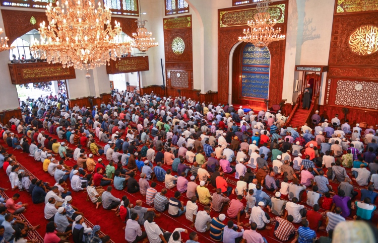 މާލެ ސަރަހައްދުގެ މިސްކިތްތަކުގައި މާދަމާ އިން ފެށިގެން ހުކުރު ނަމާދު ކުރަނީ