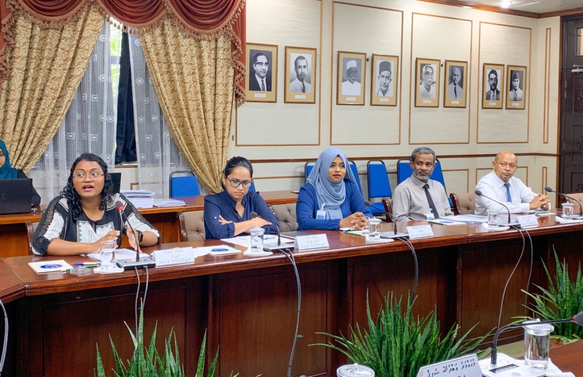 23 ނުކުތާއާއެކު އޭސީސީގެ ދިފާޢު; އޯޑިޓް އޮފީހާއި މަޖިލީހަށް ގިނަ ތުހުމަތުތަކެއް