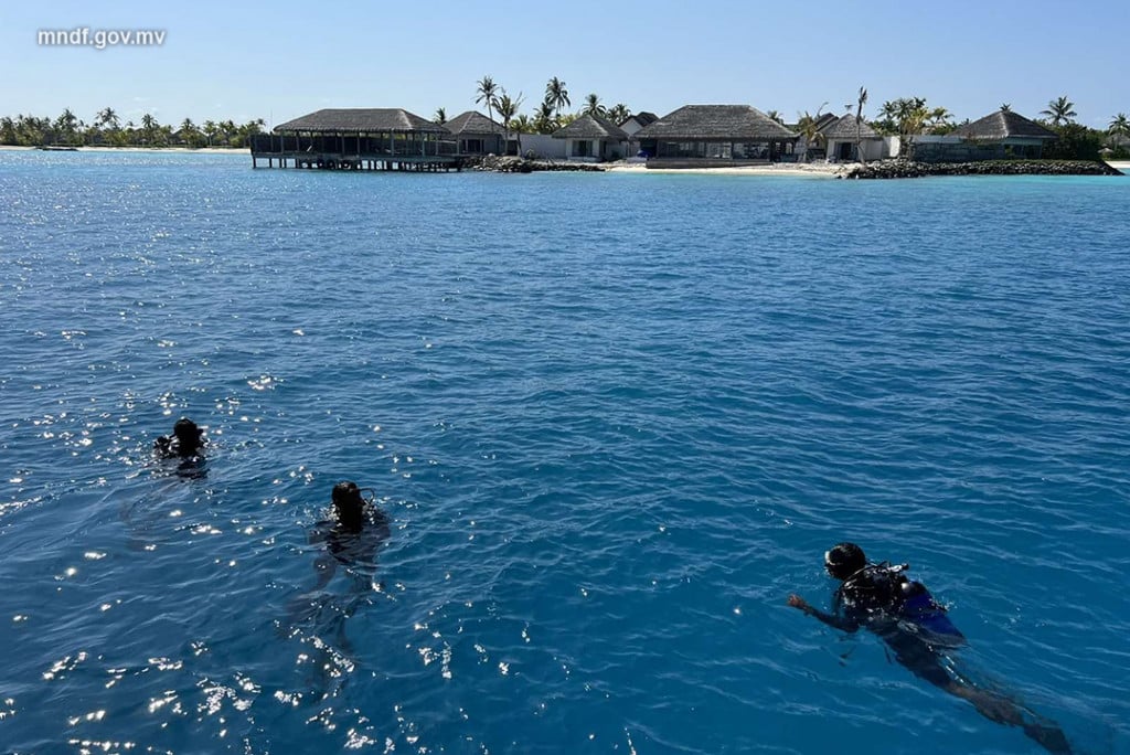 ރިސޯޓަކުން ކެނޯއެއްގައި ނުކުތް މީހަކު ގެއްލިގެން ހޯދަނީ