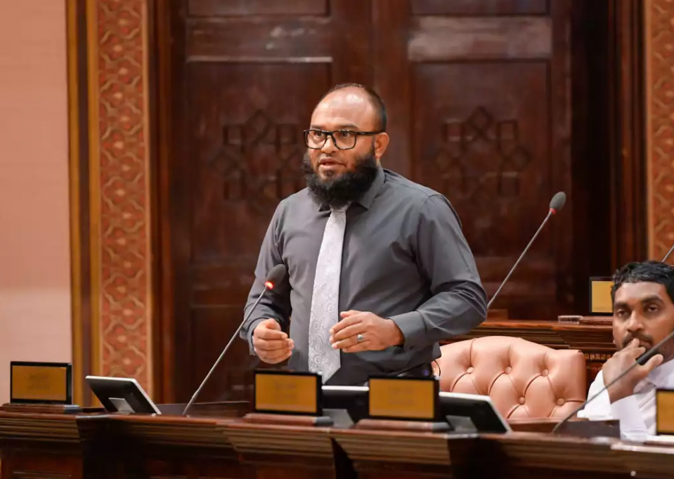 މަތި ބަރު ކަމަށްބުނެ އެޗްޑީސީ އަށް ފާޑުކީ މެމްބަރުގެ އަންހެނުންނަށް ބޮޑު މުސާރައެއް ލިބޭ މަގާމެއް