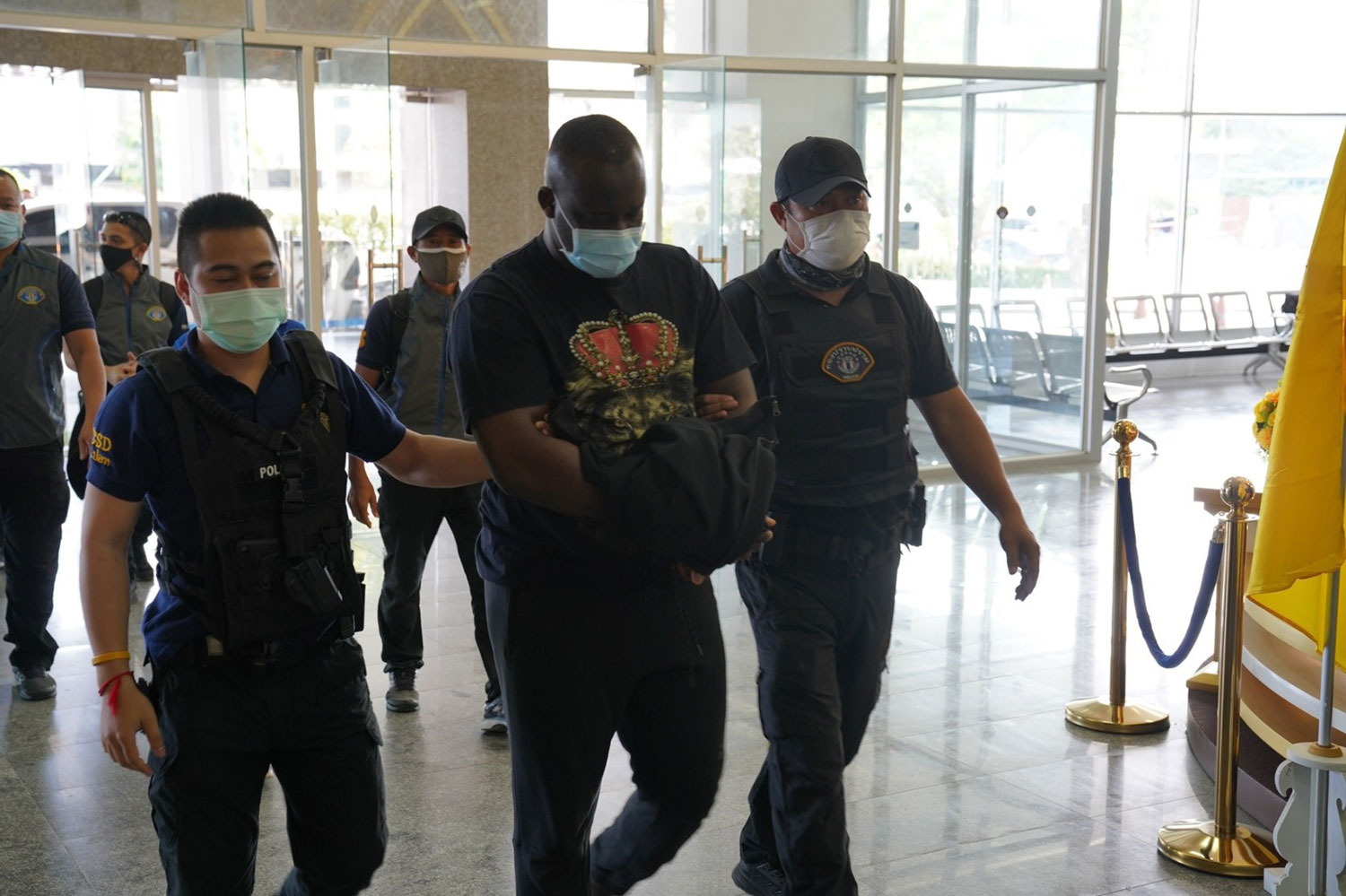 ލޯބިވާކަމަށް ބުނެ މަކަރާއި ހީލަތުން ފައިސާ އަތުލި 14 ފިރިހެނުން ހައްޔަރުކޮށްފި