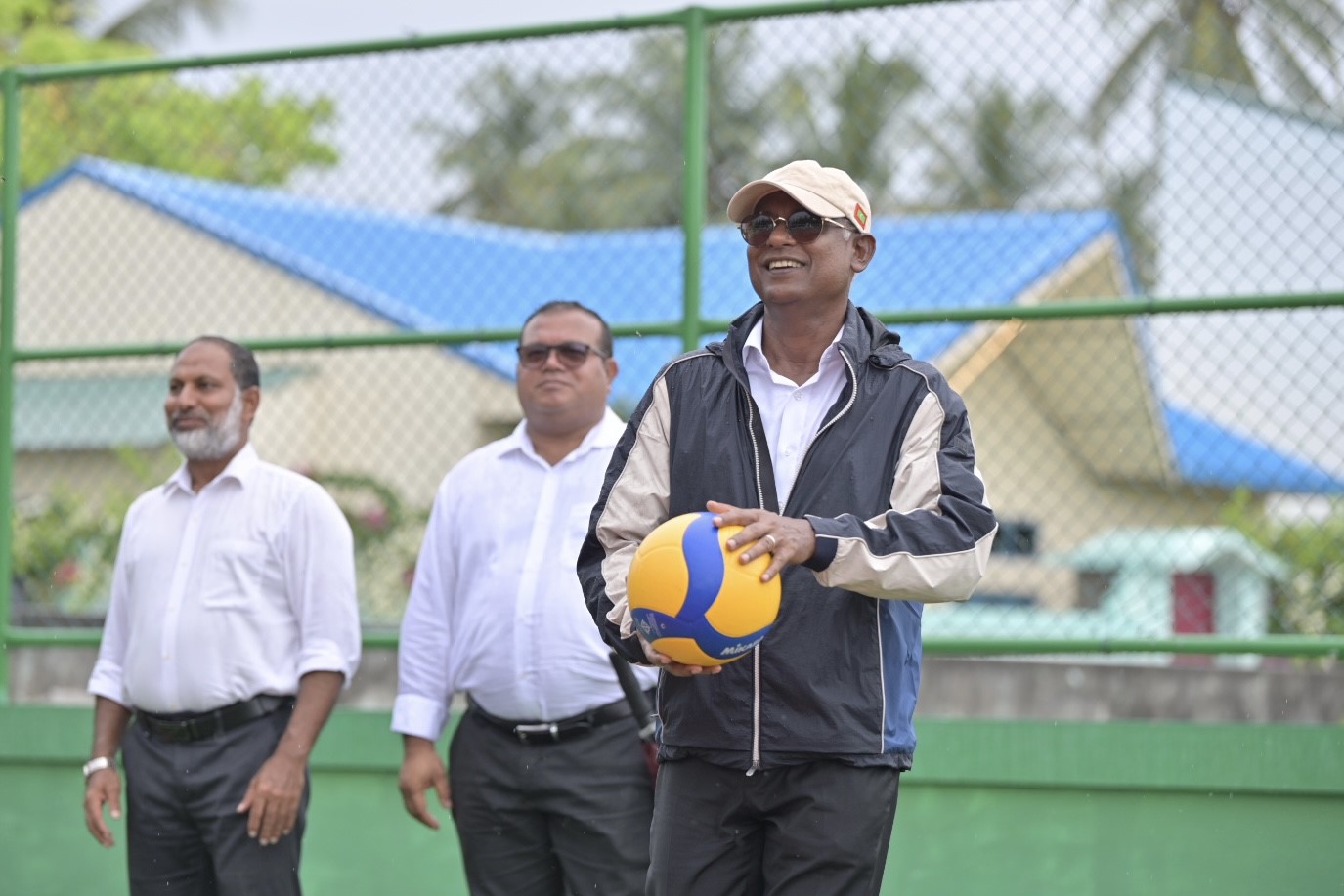 ދާންދޫގައި ފެނުގެ ޚިދުމަތް ފަށައި، ކޮލަމާފުށީ ފެނަކަ އޮފީހާއި ވޮލީކޯޓް ހުޅުވައިފި