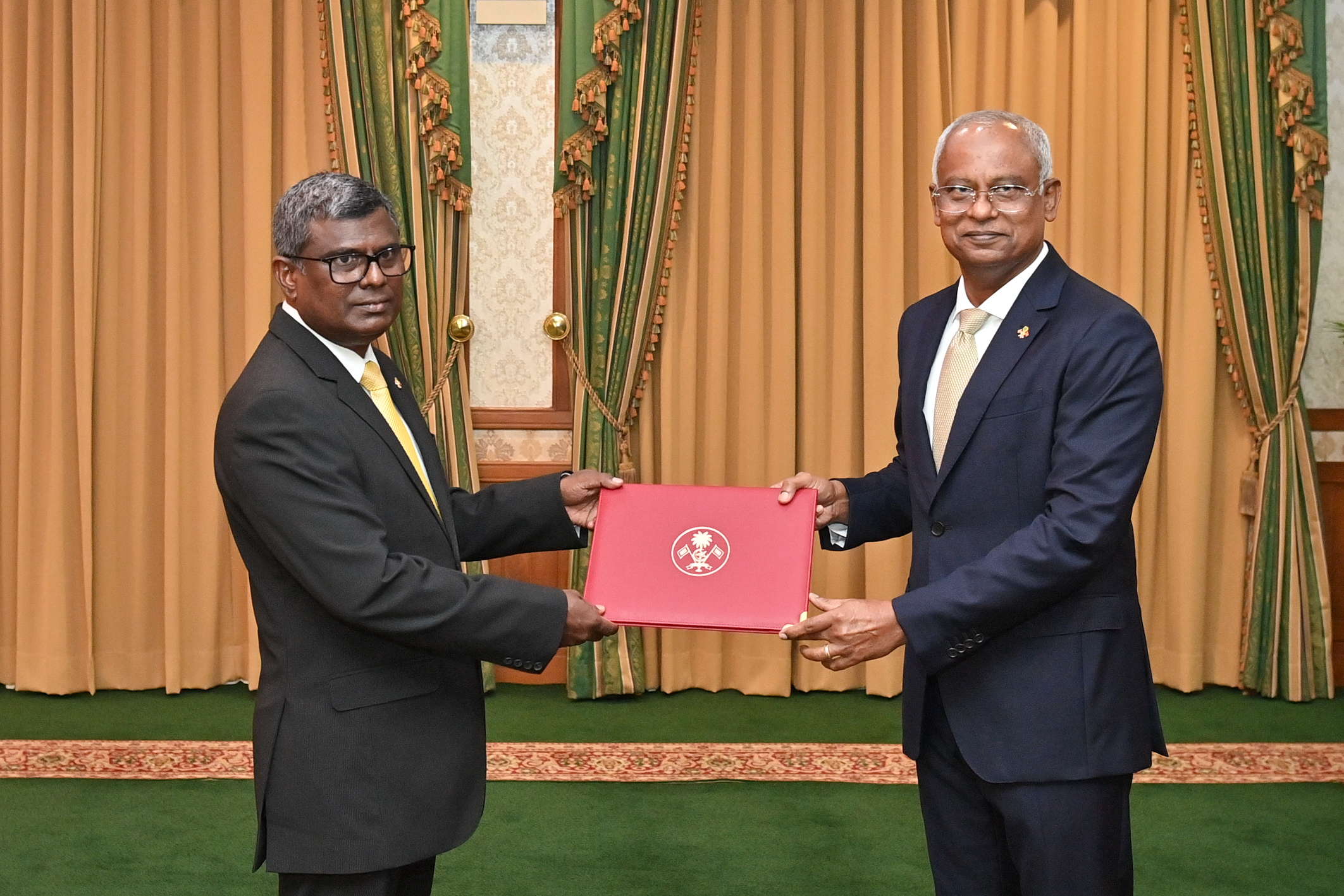 ރައީސް އޮފީސް ނުހިމަނާ ސަރުކާރުގައި ތިބީ 719 ސިޔާސީ މުވައްޒަފުން: އިބްރާހީމް ވަހީދު