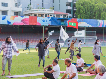 ޔޯގާ ދުވަހުގެ ހަމަނުޖެހުމާއި ގުޅިގެން ހައްޔަރުކުރި 6 މީހަކު ދޫކޮށްލައިފި