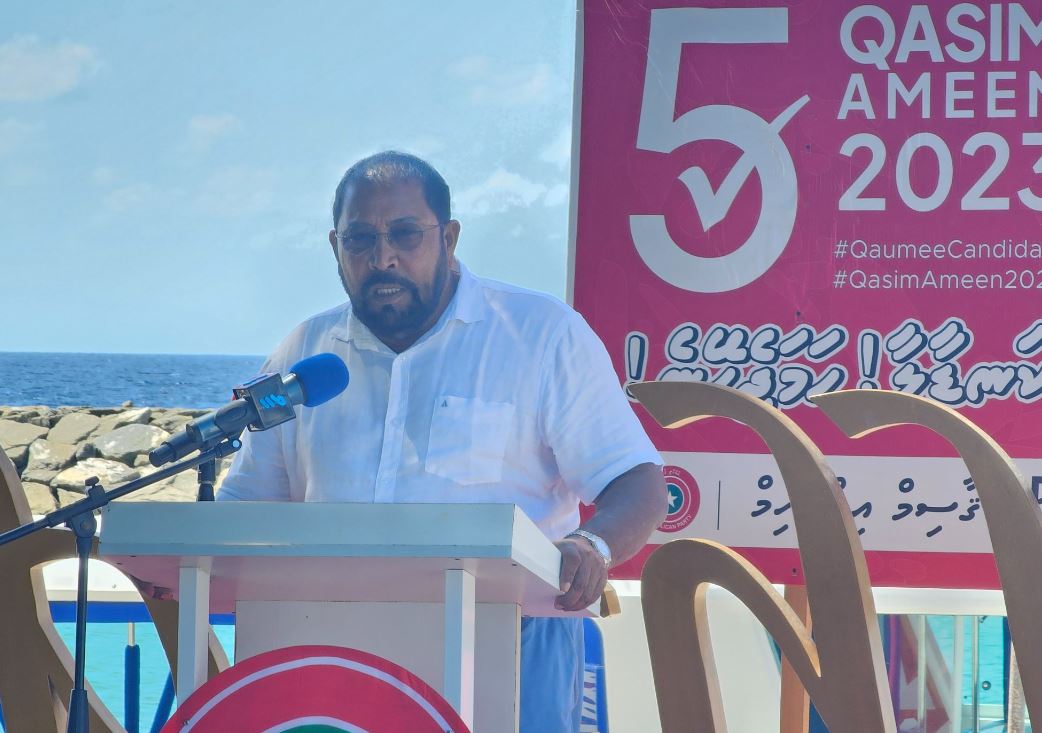 ސަރުކާރުން ދަނީ ވަޒީފާގެ ބިރު ދައްކަމުން: ގާސިމް