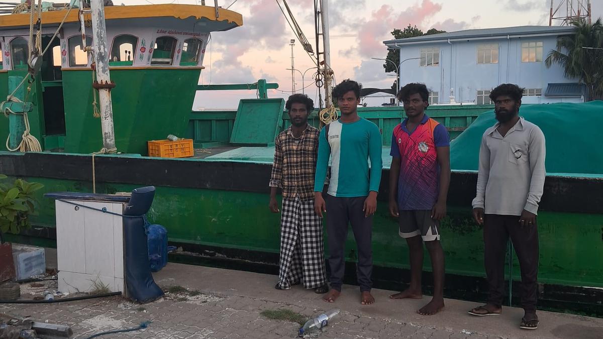 ރާއްޖެއިން ހިފެހެއްޓި މަސް ބޯޓެއް ހަވާލުނުކޮށްގެން، އިންޑިއާގެ މަސްވެރިން މުޒާހަރާކުރަނީ