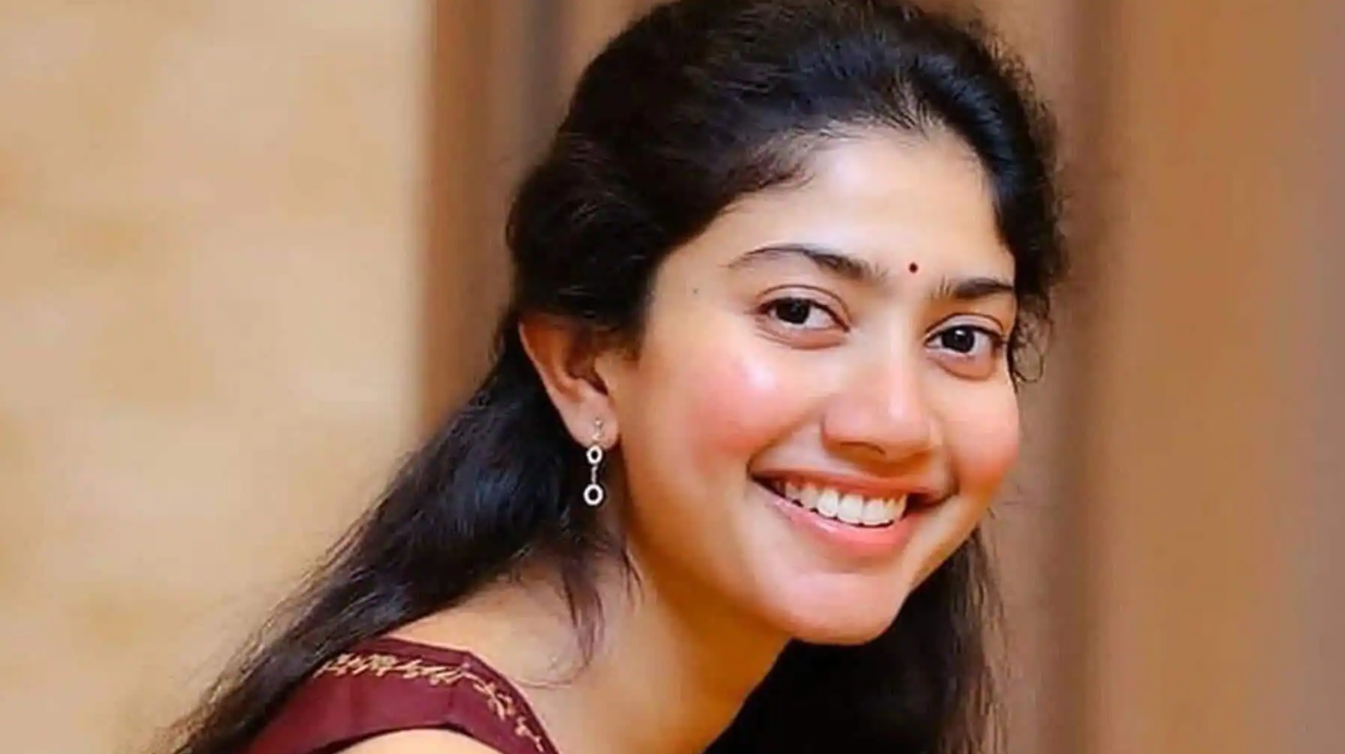 ސައި ޕައްލަވީގެ ފުރަތަމަ ހިންދީ ފިލްމު ނޮވެމްބަރުގައި