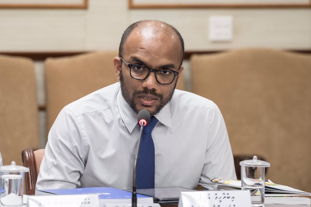 ވެންޓިލޭޓަރު ނުލިބިއްޖެނަމަ އާބިޓްރޭޝަނަށްގޮސް ފައިސާ ހޯދާނަން - ފިނޭންސް މިނިސްޓަރ