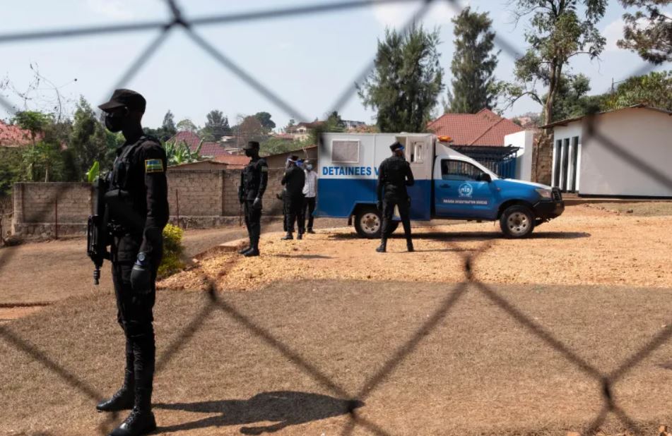 ގޭ ބަދިގެއިން ހަށިތަކެއް ފެނުމުން ސީރިއަލް ކިލާއެއްކަމަށް ތުހުމަތުކޮށް މީހަކު ހައްޔަރުކޮށްފި