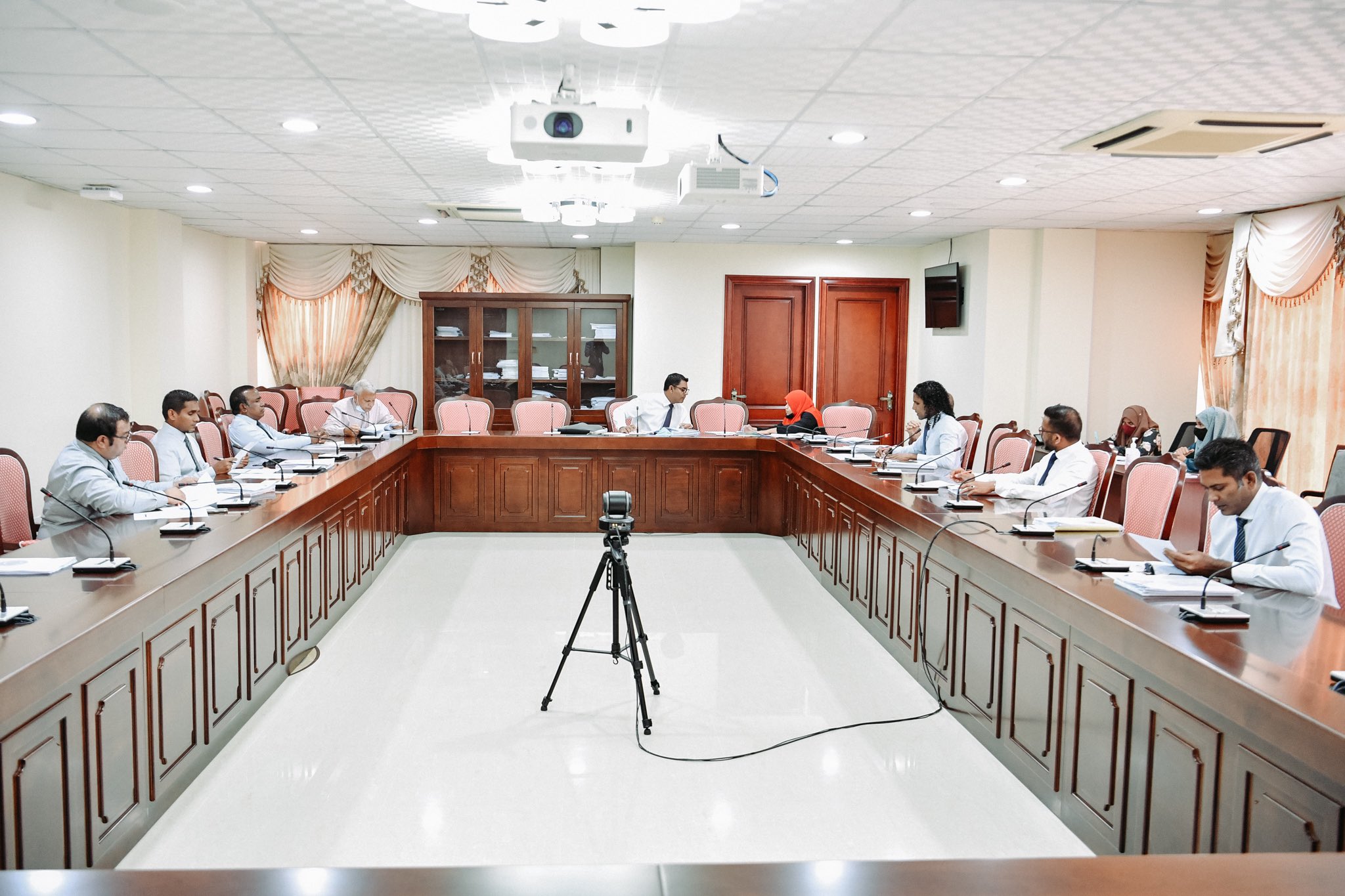 އަތޮޅު ކައުންސިލްތަކުގެ ނައިބު ރައީސުންގެ މުސާރަ ބޮޑުކުރަން ފާސްކޮށްފި