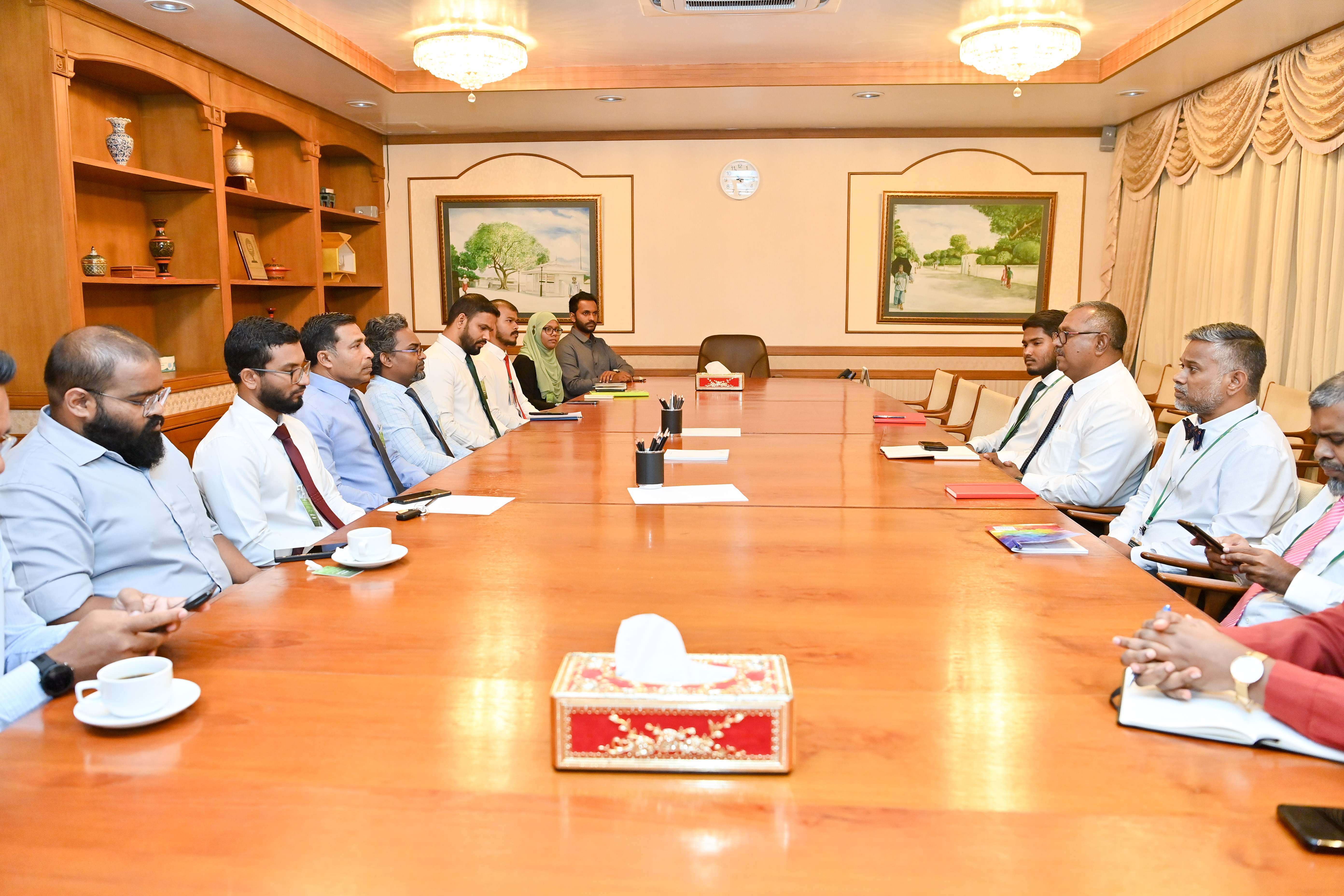 "މީޑިއާއާ ގުޅޭ ލީގަލް ރީފޯމް އޮތީ ހުއްޓިފައި"