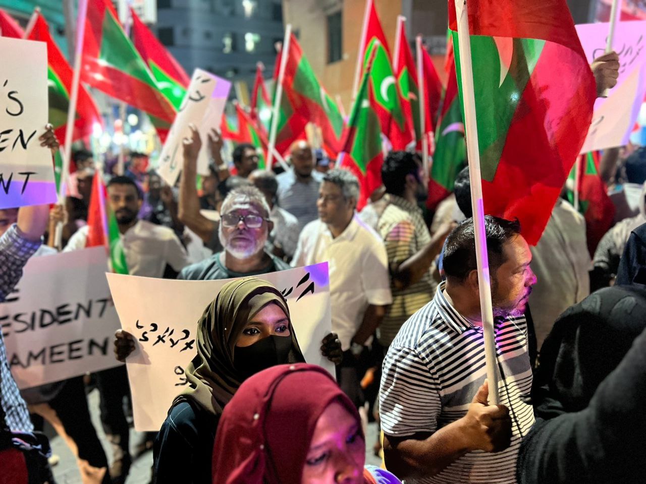 ޔާމީނަށްކުރި ހުކުމް ކުށްވެރިކޮށް މިރޭ ކުރި މުޒާހަރާއިން 10 މީހަކު ހައްޔަރުކޮށްފި