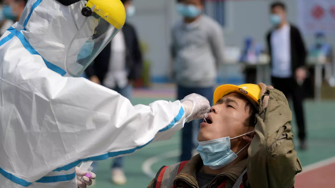 ކޮވިޑް-19: ޗައިނާއަށް އެތެރެކުރި ގެރިމަސްް ޕެކެޓުތަކަކުން ކޮރޯނާވައިރަސް ފެނިއްޖެ