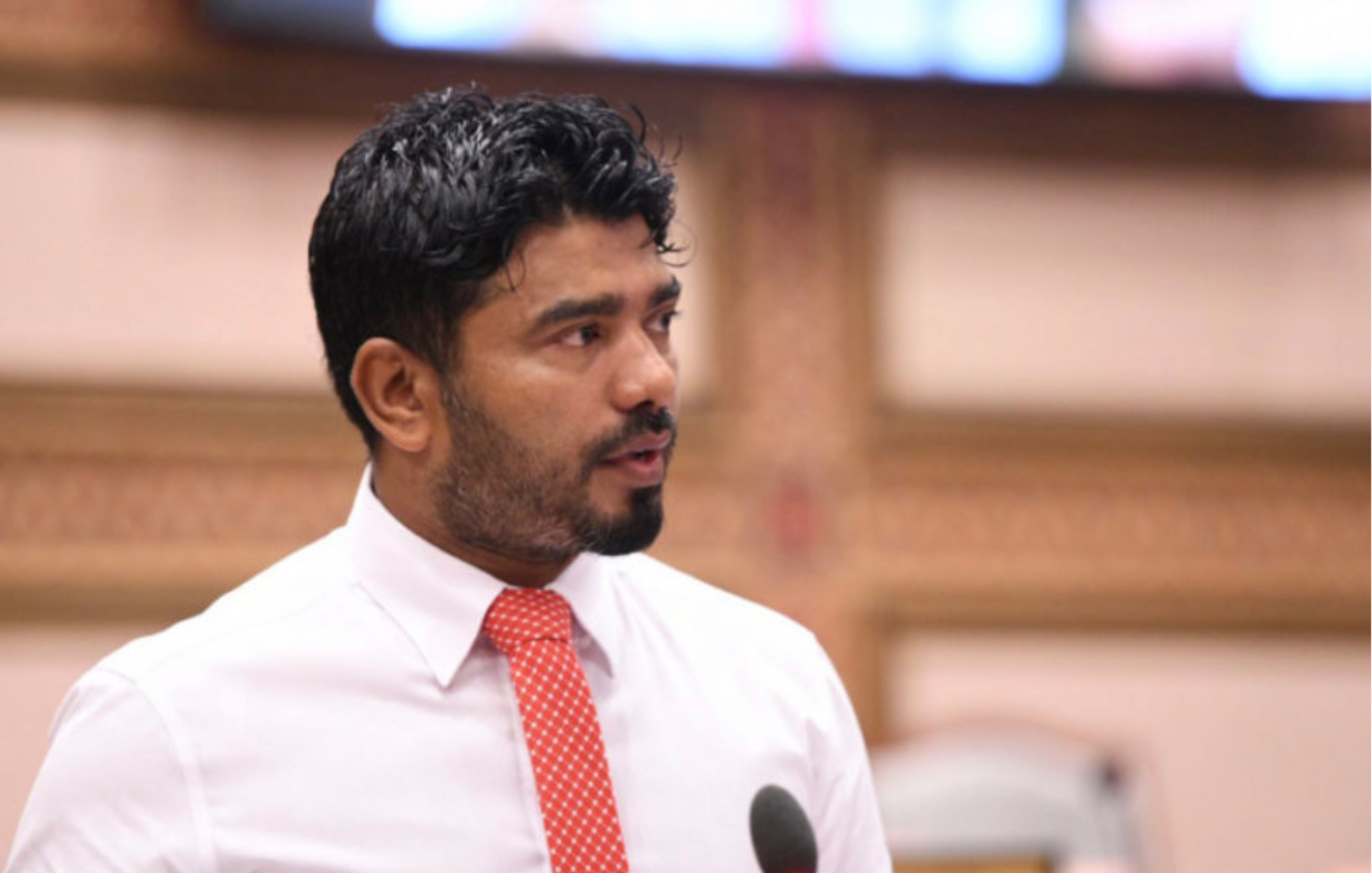 ޑޮލަރު މާރުކުރުމުގެ ސިޔާސަތުގެ ސަބަބުން ރައްޔިތުންނަށް ލުޔެއް ނުލިބޭ: ވަޙީދު