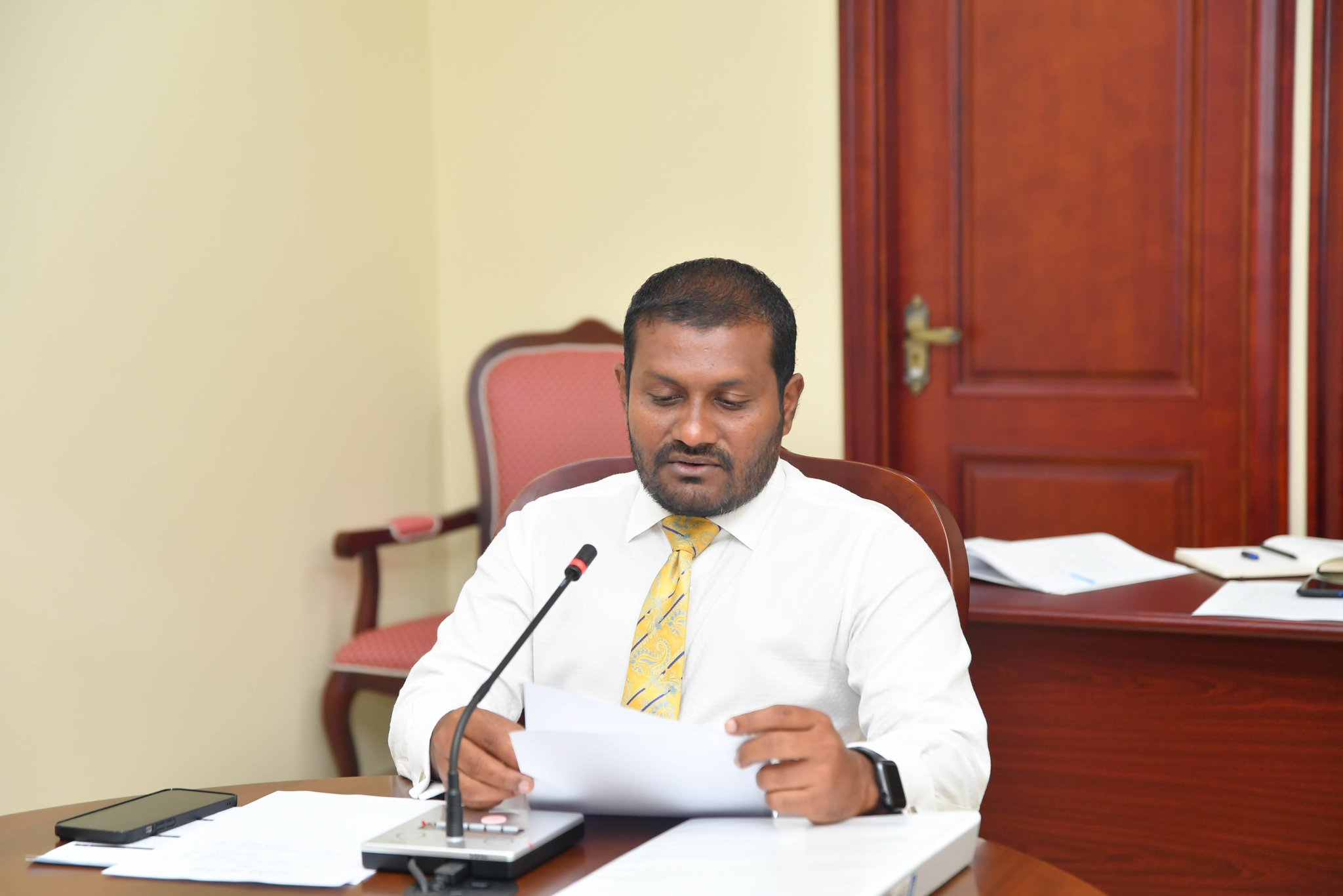 މެންބަރު ޝިފާއު ވިދާޅުވީ މަޖިލީހުގެ ރިޔާސަތު ޚުދުމުހުތާރުވެފައިވާ ކަމަށް