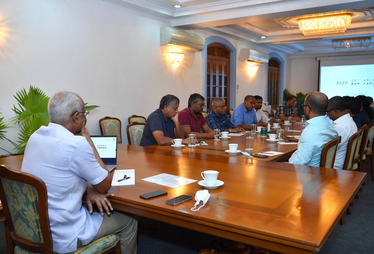 ބަޖެޓާއި ގުޅޭގޮތުން މެމްބަރުންނާއެކު ރައީސް ބޭއްވި މަޝްވަރާތައް ނިންމާލައިފި