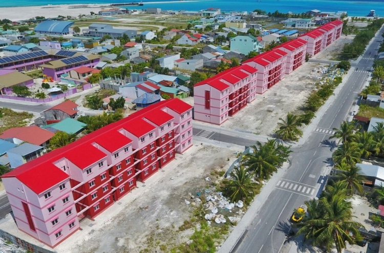 އައްޑޫ ހިތަދޫ ފްލެޓެއްގެ ދެވަނަ ފަންގިފިލާއިން 15 އަހަރުގެ ކުއްޖަކު ވެއްޓިގެން ފަރުވާދެނީ