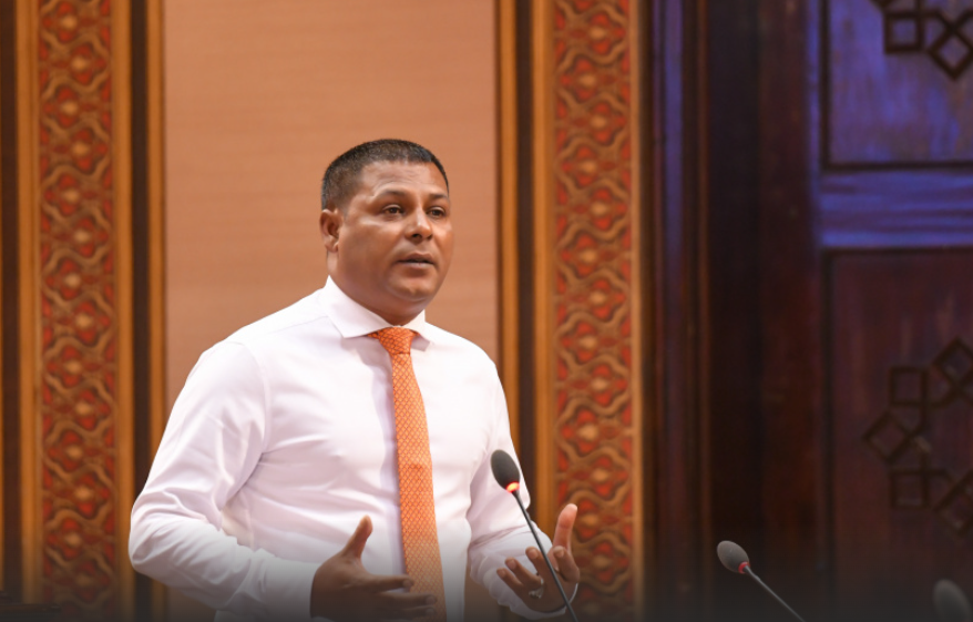 ސަރުކާރުގެ ބަހުންނަމަ ދައުލަތުގެ އާމްދަނީ އިތުރު؛ ރައްޔިތުންނަށްވީ މަންފާއެއް ނެތް: އައްބާސް