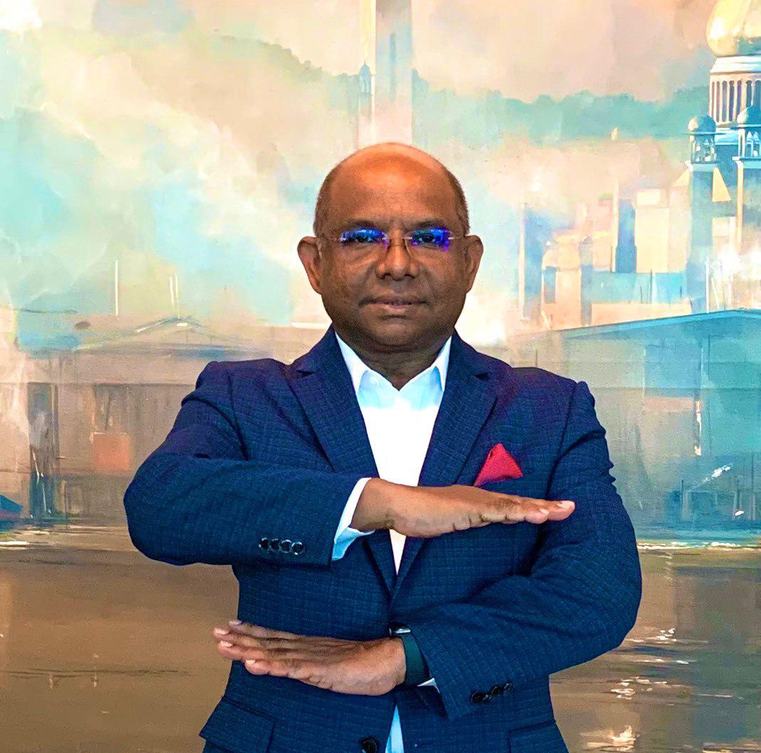 ރާއްޖެ ޔެލޯ އެލާޓުގައި- ޚާރިޖީ ވަޒީރު ބުރޫނާއީން އިތުރު ސްކޯލާޝިޕް ހޯއްދަވަނީ