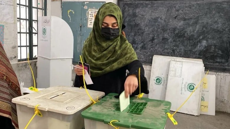 ޕާކިސްތާނުގައި އިންތިހާބު ބޭއްވީ މޮބައިލް ފޯނުގެ ހިދުމަތް ކަނޑާލުމަށް ފަހު