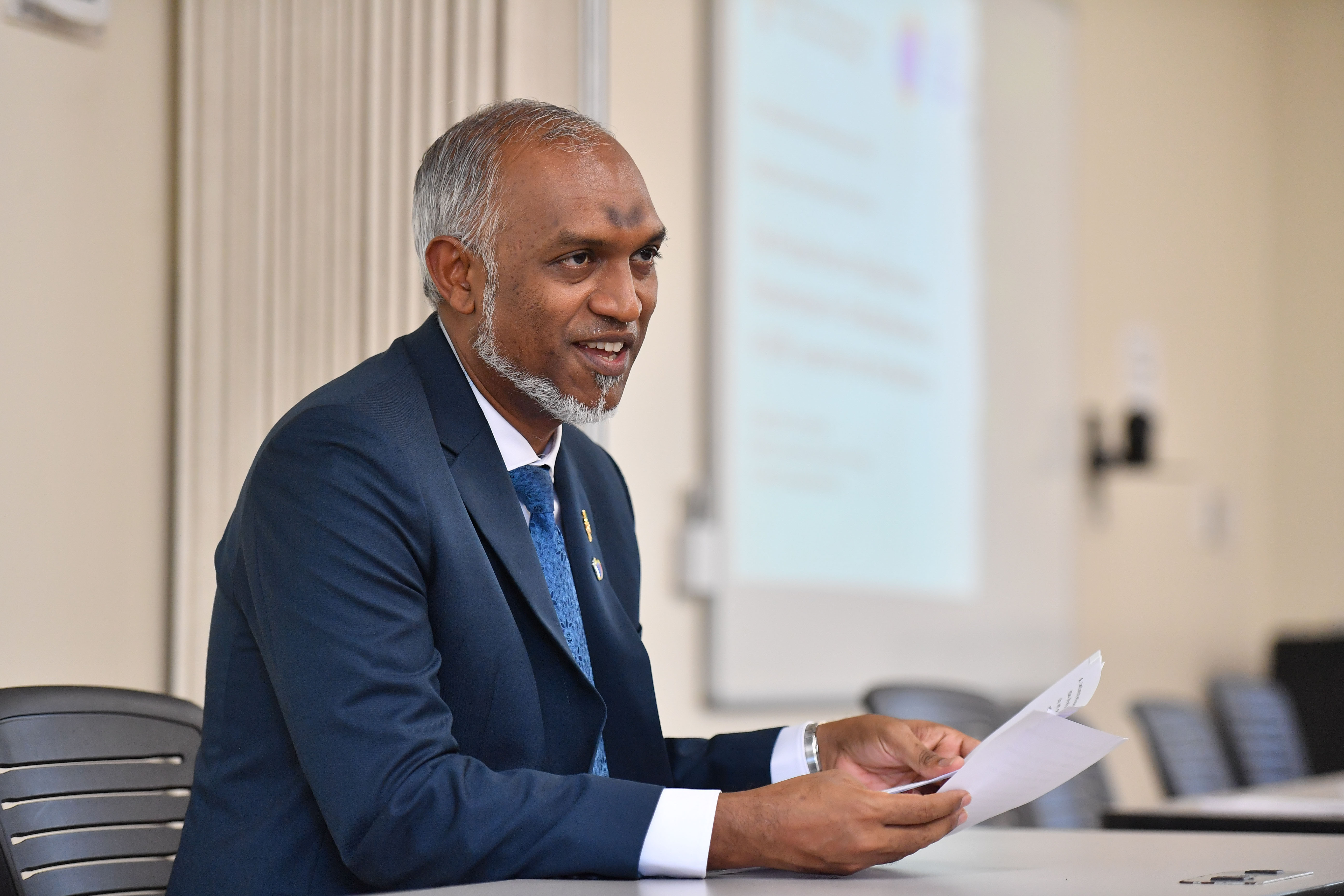 ދިވެހިބަހުގެ ދެމިއޮތުމާއި ކުރިއެރުމުގައި އެންމެ މުހިންމު ދައުރެއް އަދާކުރަނީ ލިޔުންތެރީން: ރައީސް