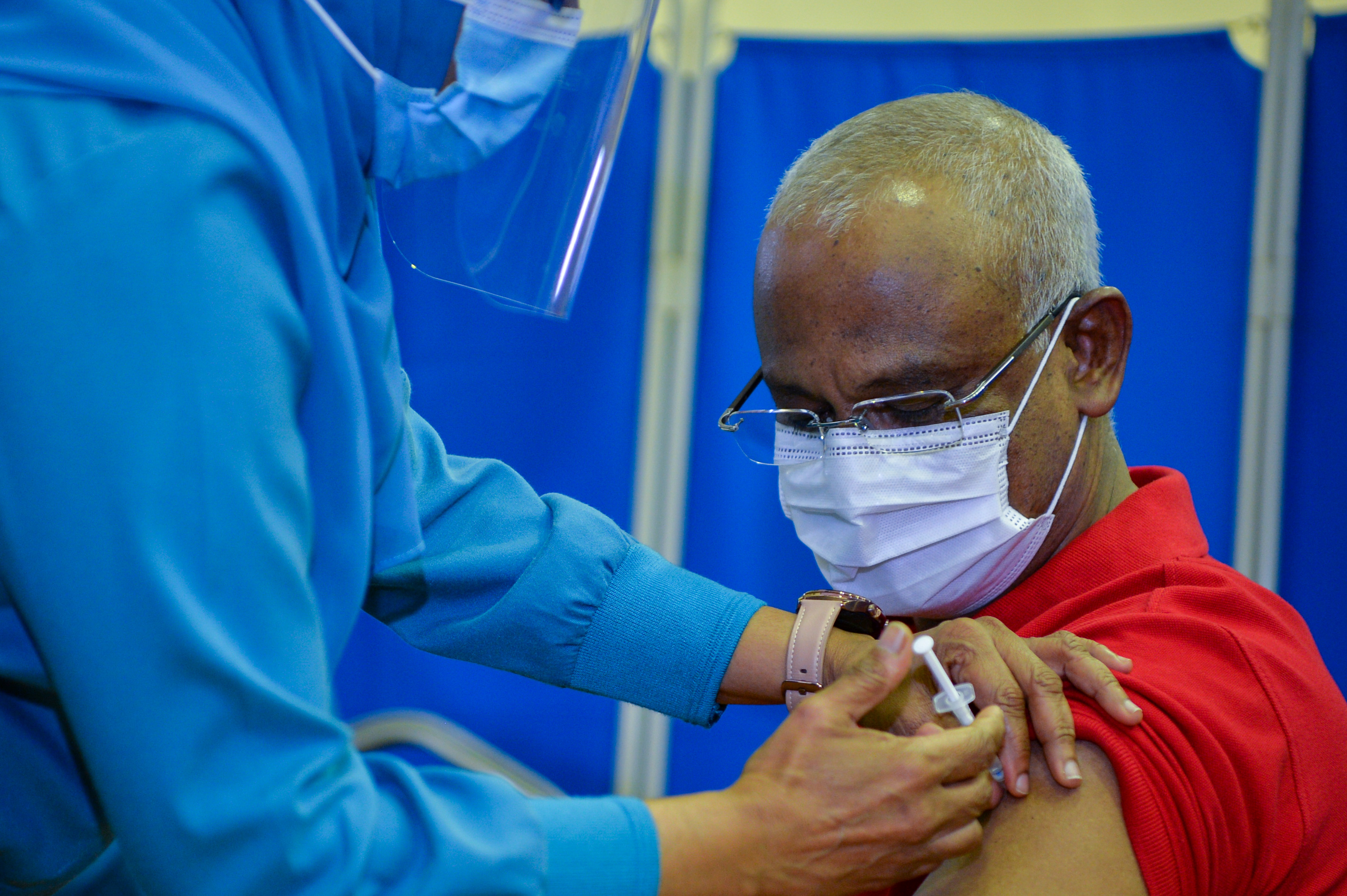 ކޮވިޑް ވެކްސިނުގެ ދެޑޯޒު ޖަހައިގެން ކަރަންޓީނުނުވެ ދަތުރު ކުރެވޭނެ - ރައީސް