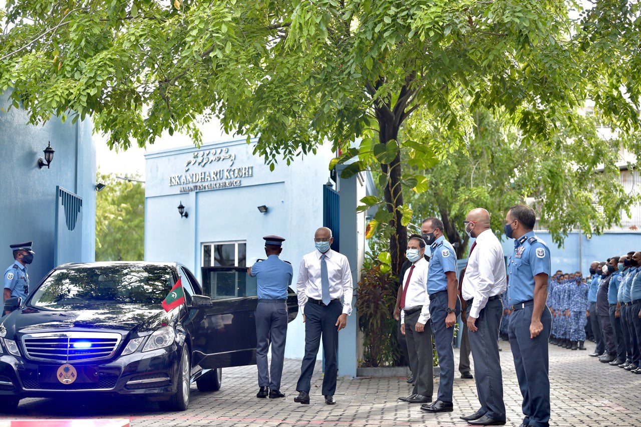 ރައީސްގެ ހަށިކޮޅަށް ގެއްލުން ދިނުމަށް ހިތްވަރު ލިބޭ ވާހަކަ ލައިވްކުރި މައްސަލަ ބްރޯޑްކޮމުން ބަލަނީ