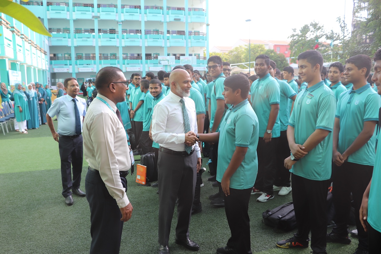 އަތޮޅުތަކުން މާލޭގެ ސްކޫލްތަކަށް 1530 ދަރިވަރަކު ބަދަލުވާން އެދިފައިވޭ: މިނިސްޓްރީ