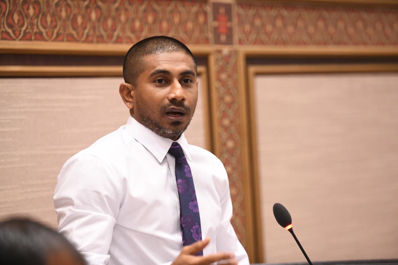 ބަޖެޓުން ޚަރަދުކޮށްގެން އެއްވެސް ސަރުކާރަކުން ފުޓުބޯޅަ ދަނޑެެއް އަޅާފައެއް ނެތް: މަހުލޫފް