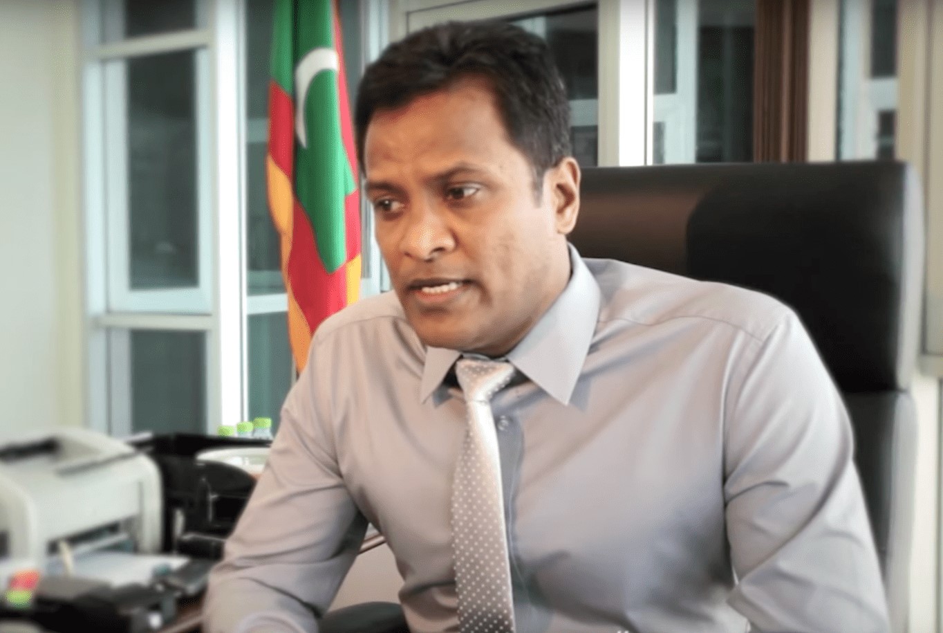 ތަބަކަށްލާފައި ދޭއެއްޗެއް ބޭނުމެއްނޫން: އުމަރު