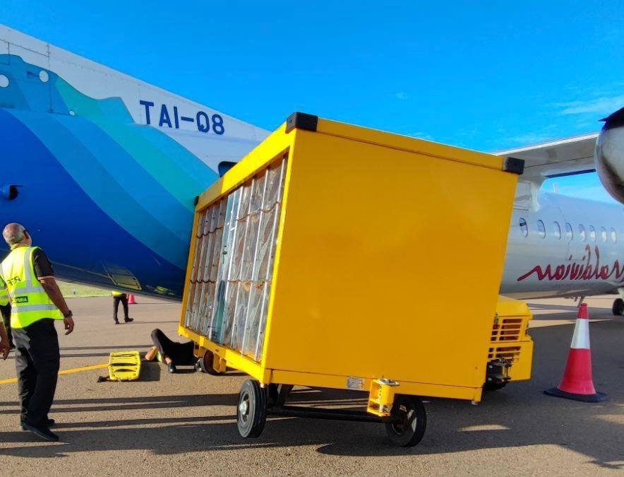 މޯލްޑިވިއަންގެ މަތިންދާބޯޓެއްގައި ވެހިކަލެއް ޖެހި، ނުރައްކާތެރި އެކްސިޑެންޓެއް