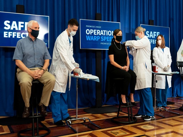 އެމެރިކާގެ ނައިބު ރައީސް ވެކްސިން ޖައްސަވައިފި