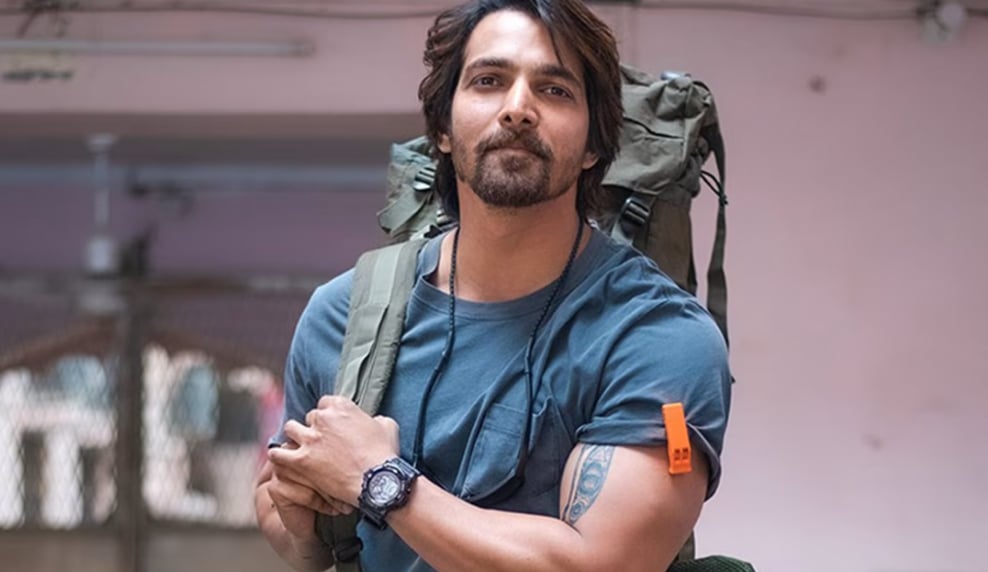 ފޯސް ތިނަކަށް ހާޝްވަރްދަން ސޮއިކޮށްފި