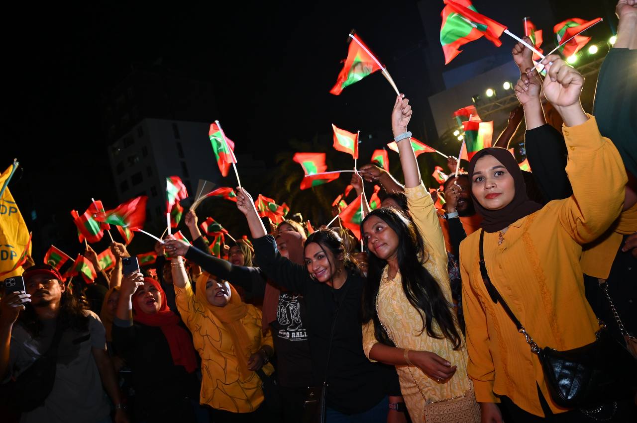 މުޒާހަރާއިން ހައްޔަރުކުރި ހަތް މީހުންގެ މައްޗަށް ދަޢުވާ ނުކުރަން ނިއްމުމުން އެމްޑީޕީން މަރުހަބާ ކިޔައިފި